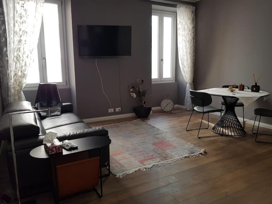 Apartamento Still Und Stilvoll Im Stadtzentrum Trieste Exterior foto