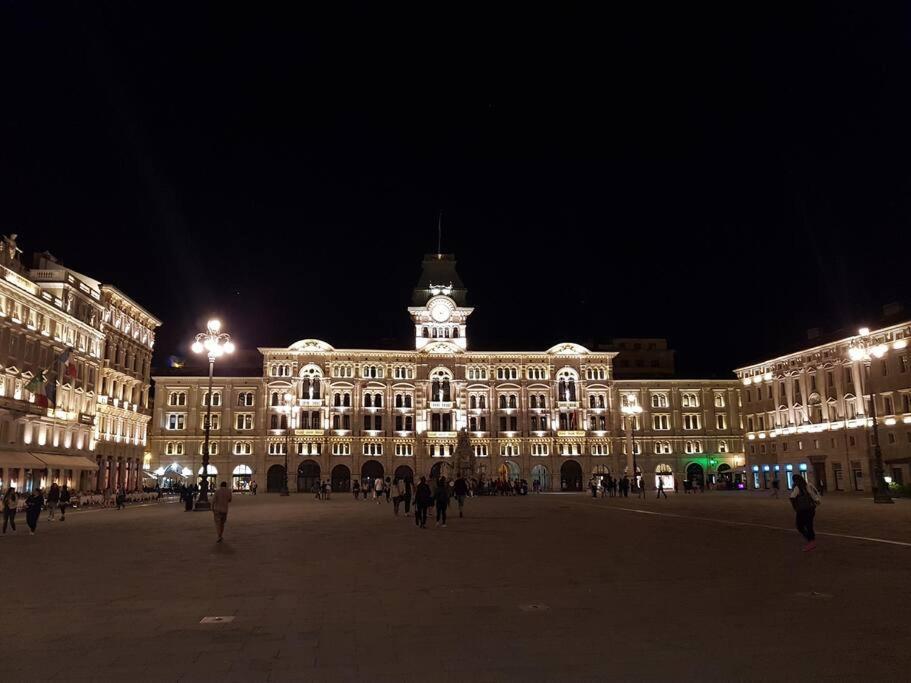 Apartamento Still Und Stilvoll Im Stadtzentrum Trieste Exterior foto